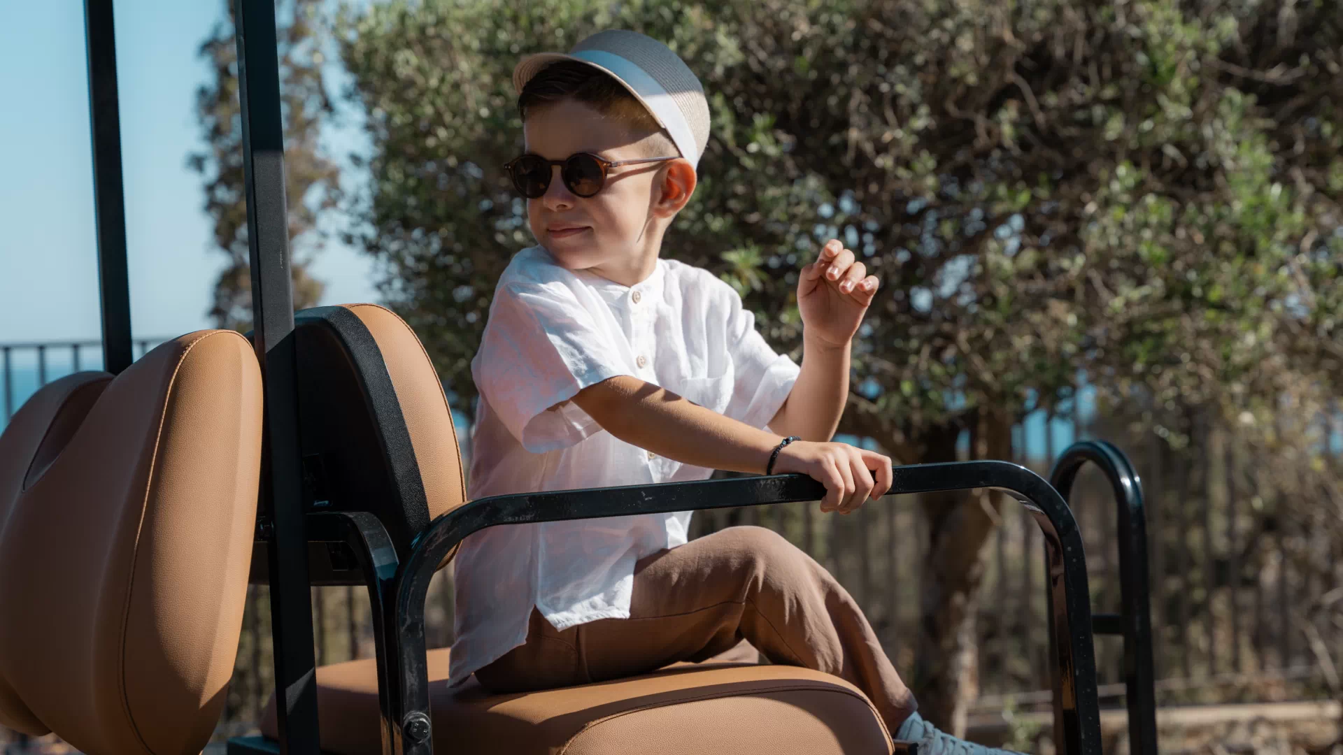 kid with hat
